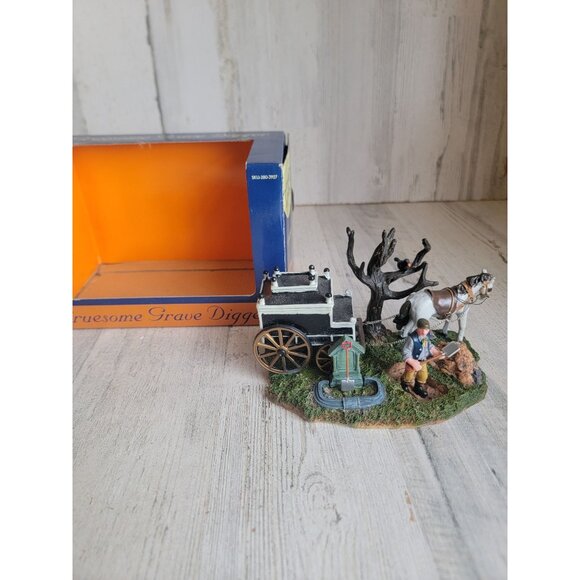 Lemax spooky town gruesome grave digger Halloween Village accessory - Picture 1 of 7